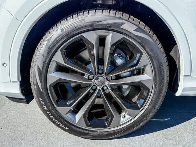 Thumbnail: 2026 Audi Q7 - 9