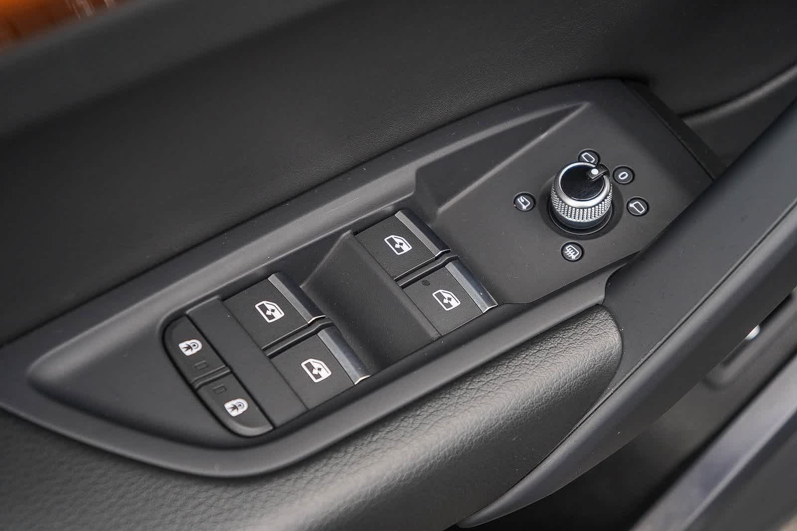 Thumbnail: 2023 Audi Q5 - 23