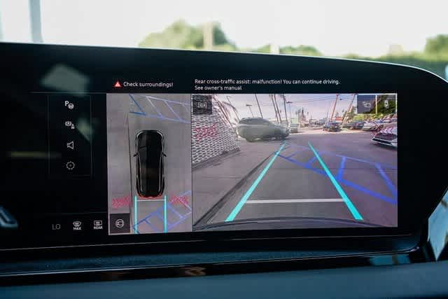 Thumbnail: 2025 Audi Q6 e-tron - 23