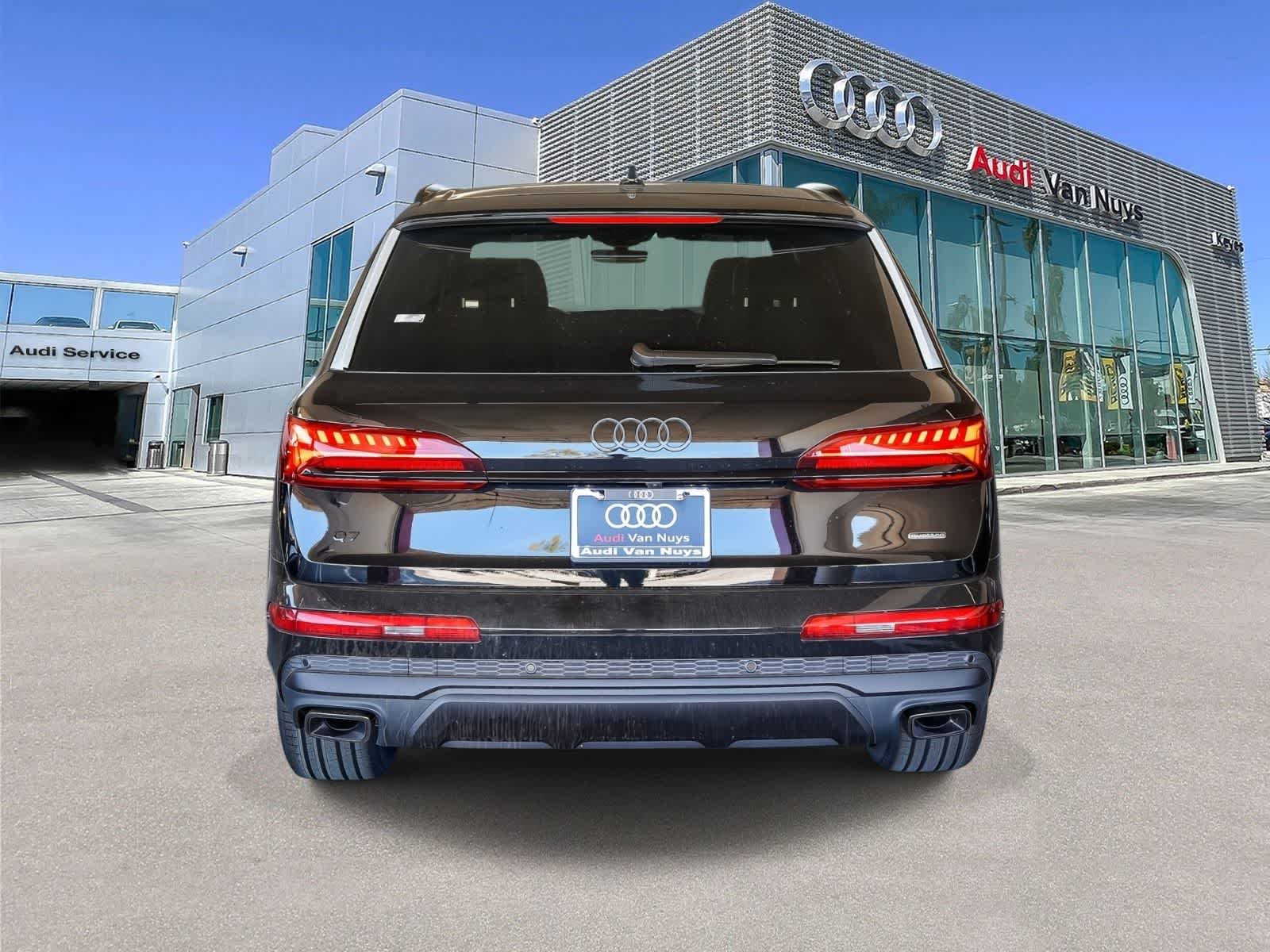 Thumbnail: 2026 Audi Q7 - 5