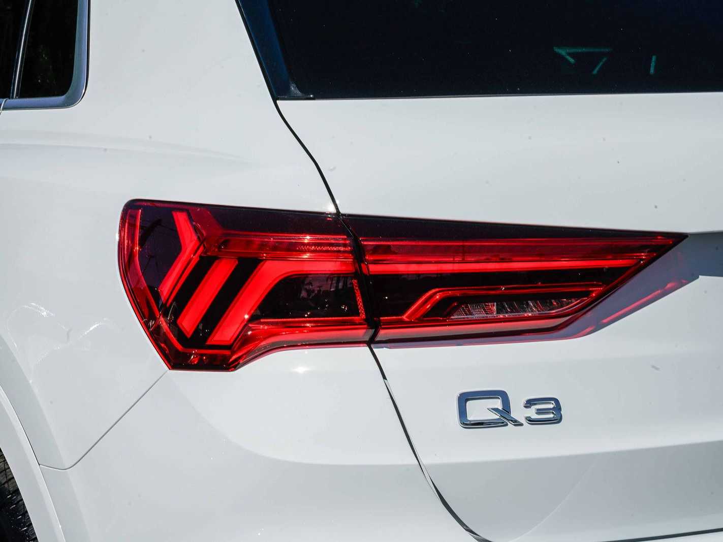 Thumbnail: 2025 Audi Q3 - 9
