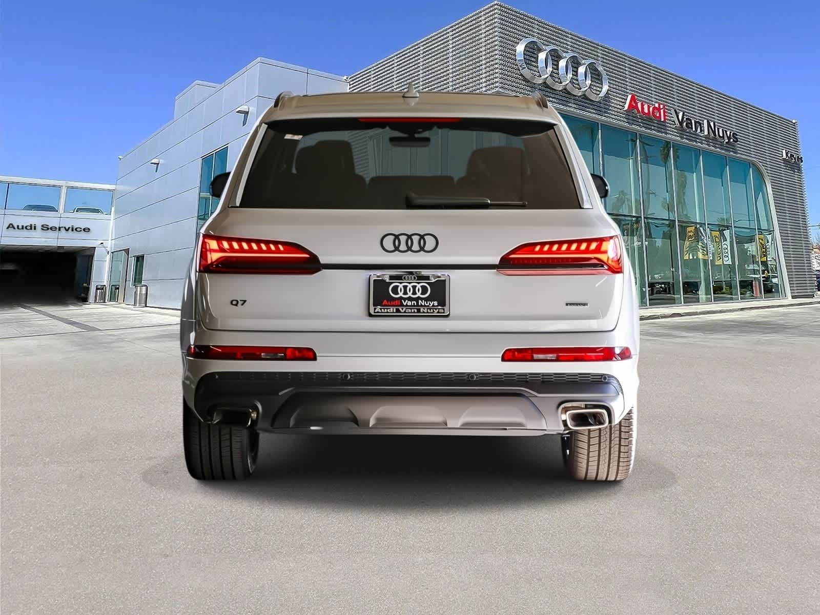 Thumbnail: 2026 Audi Q7 - 5