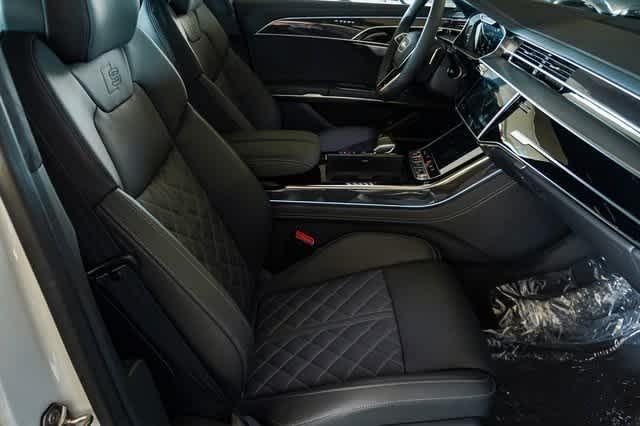Thumbnail: 2025 Audi S8 - 19