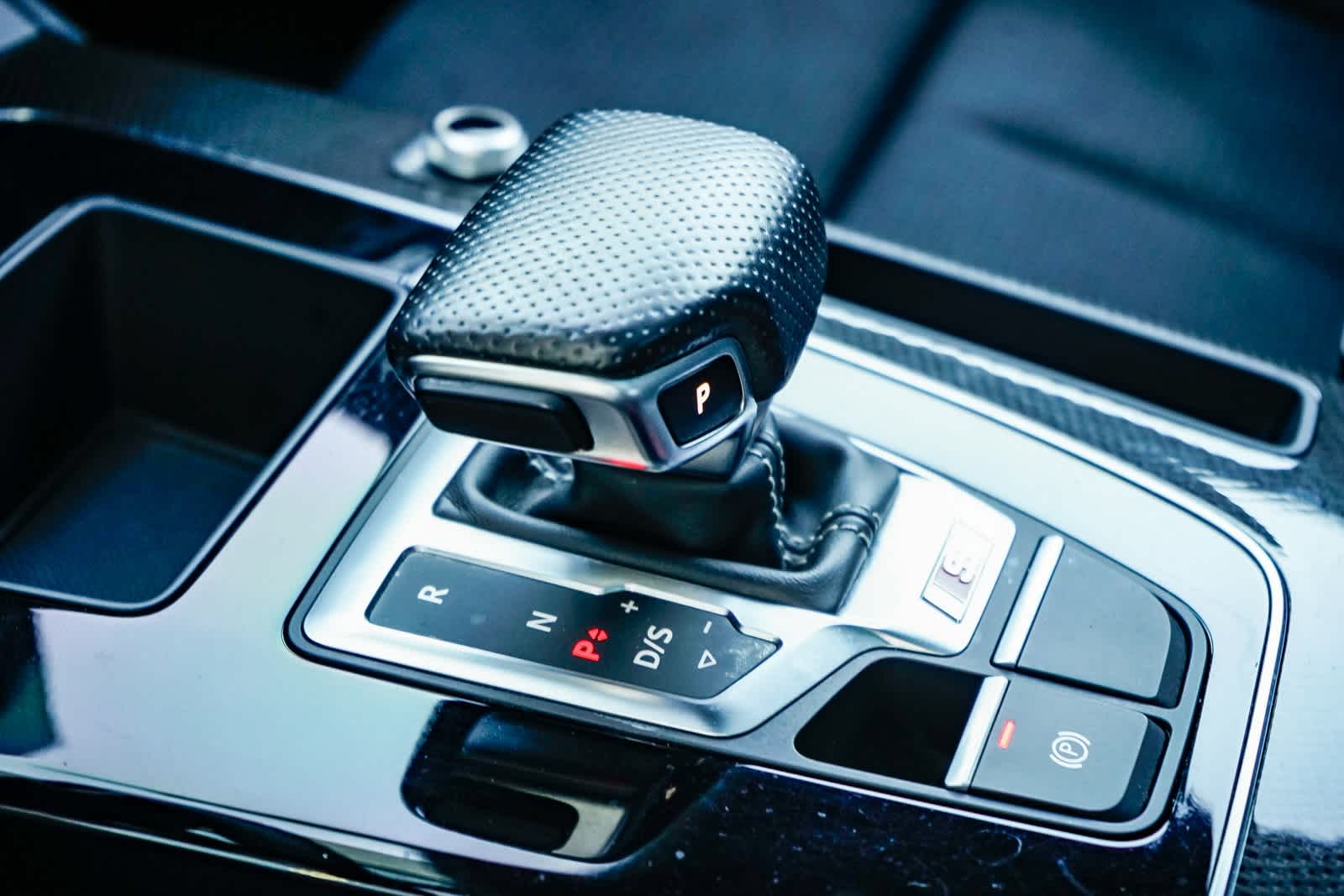 Thumbnail: 2022 Audi SQ5 - 20