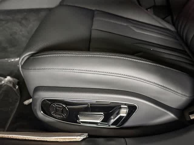 Thumbnail: 2025 Audi A8 - 21