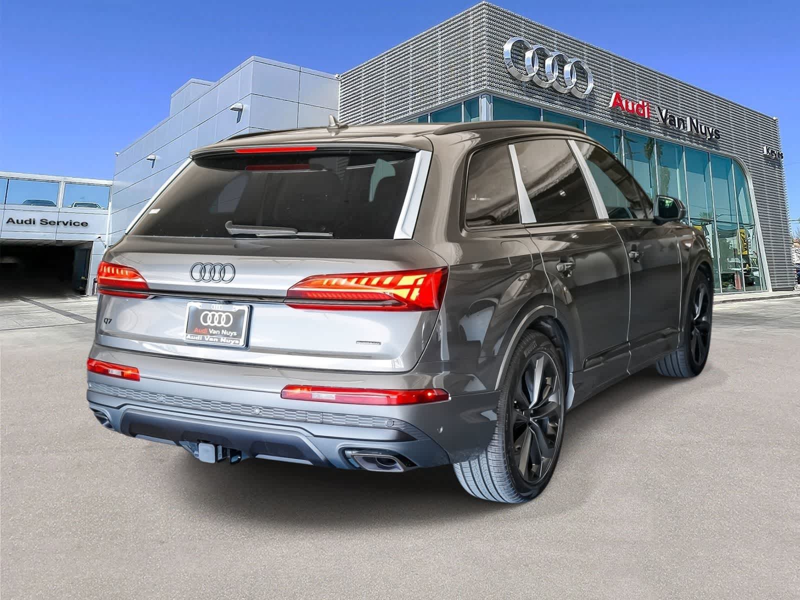 Thumbnail: 2026 Audi Q7 - 4
