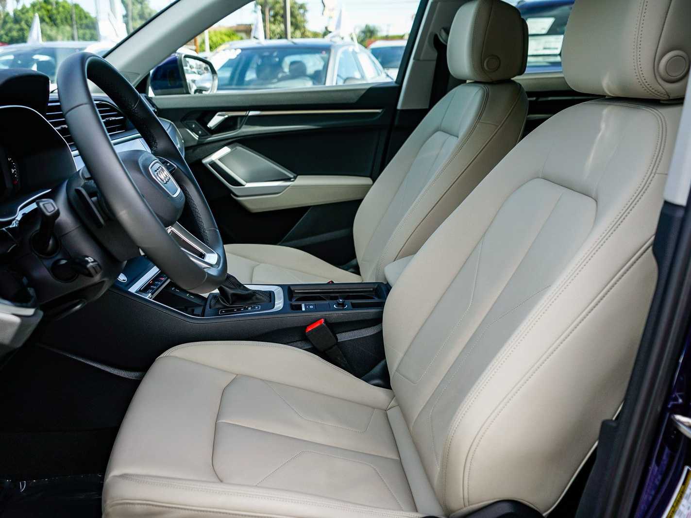 Thumbnail: 2025 Audi Q3 - 17