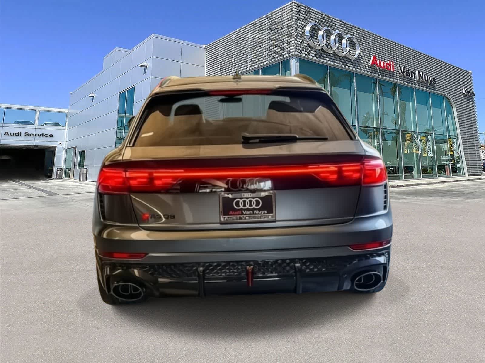 Thumbnail: 2026 Audi RS Q8 - 5