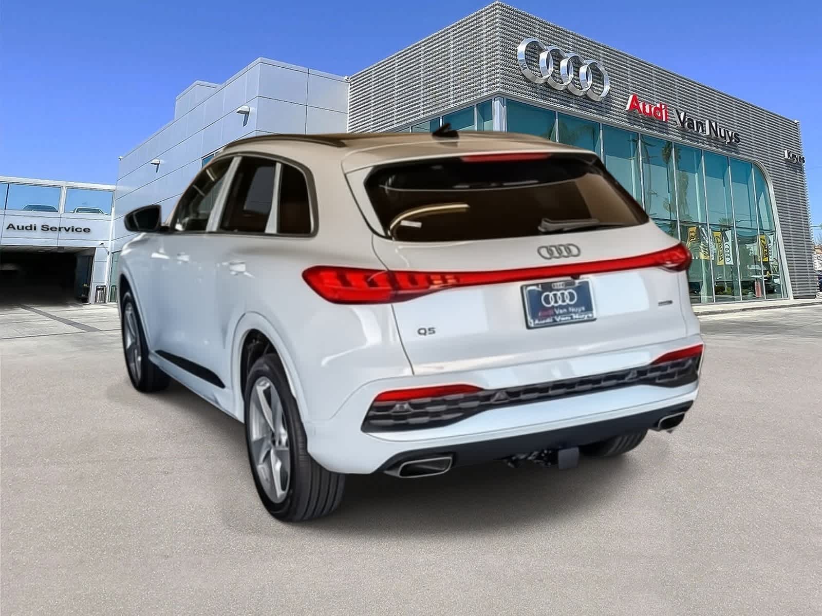 Thumbnail: 2025 Audi Q5 - 6