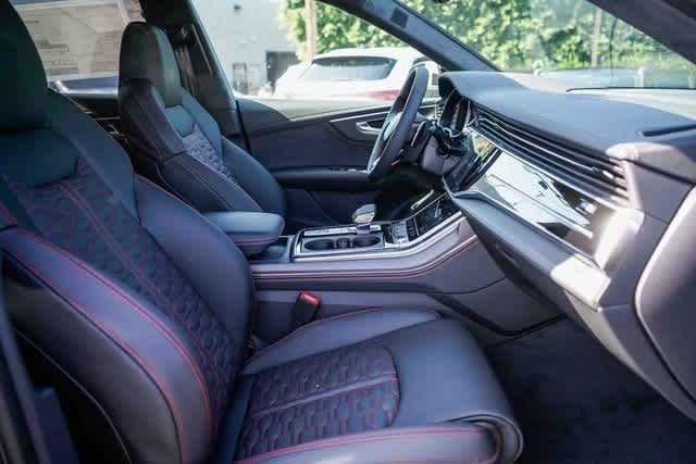 Thumbnail: 2025 Audi RS Q8 - 16