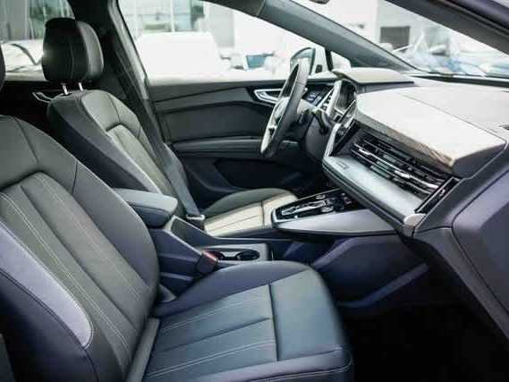 Thumbnail: 2026 Audi Q4 e-tron - 16
