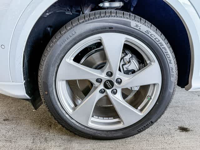 Thumbnail: 2025 Audi Q5 - 9