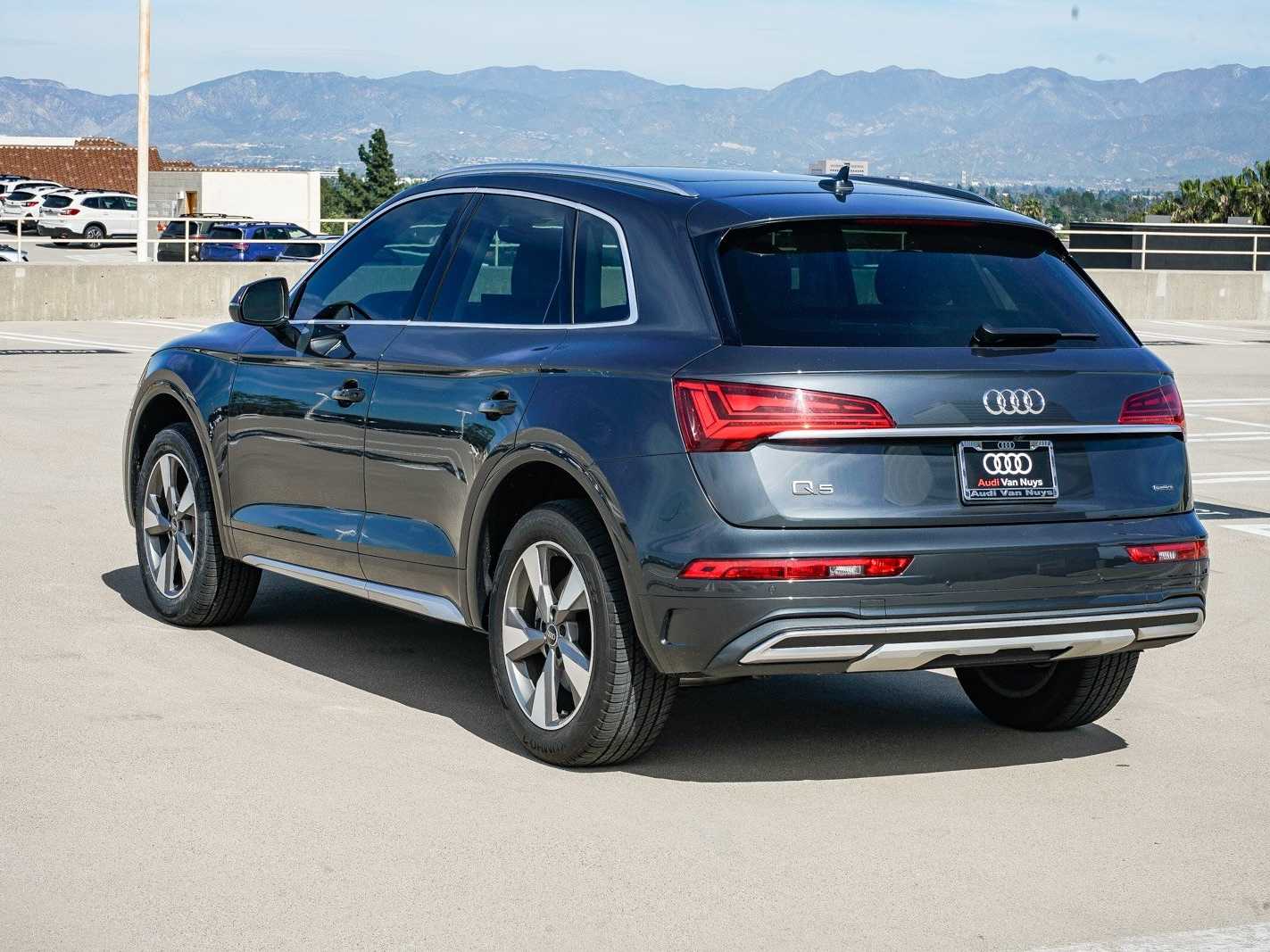 Thumbnail: 2023 Audi Q5 - 2