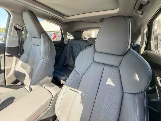 Thumbnail: 2025 Audi Q5 - 26