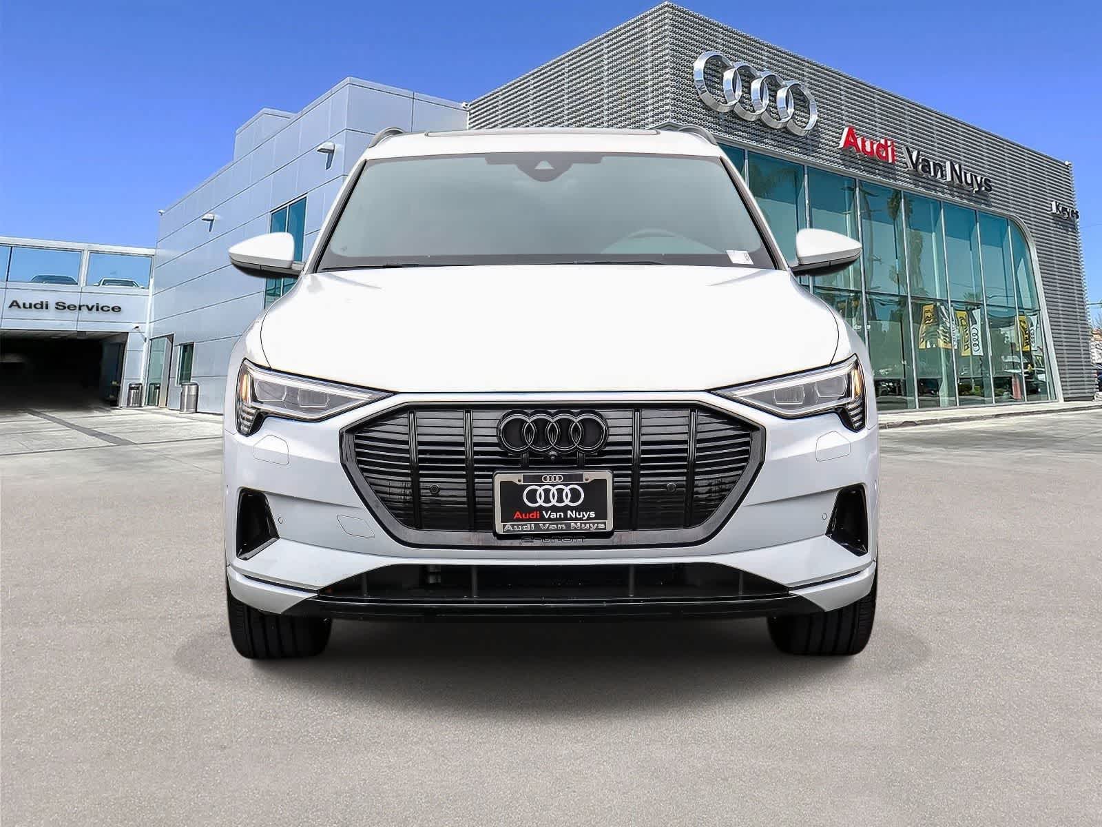 Thumbnail: 2023 Audi e-tron - 6
