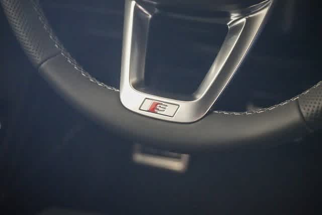 Thumbnail: 2025 Audi SQ7 - 24