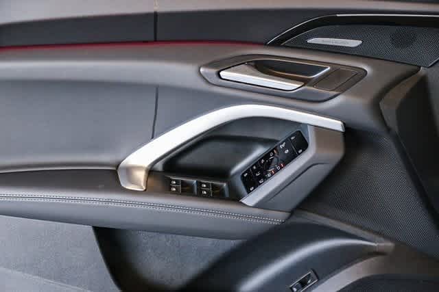 Thumbnail: 2025 Audi Q5 - 20