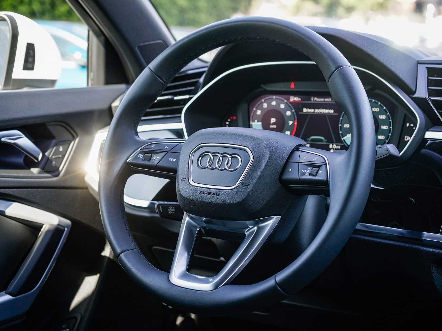 Thumbnail: 2025 Audi Q3 - 15