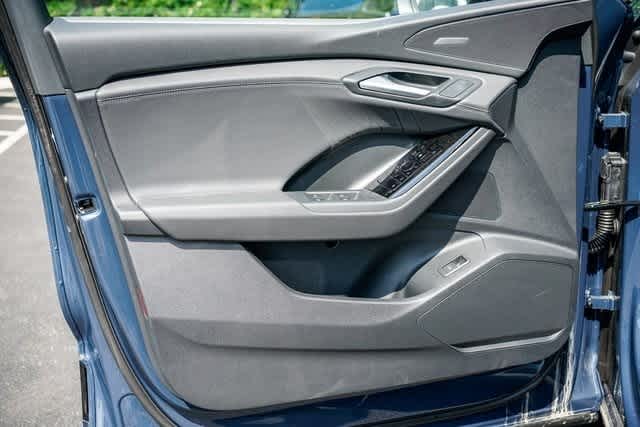 Thumbnail: 2025 Audi Q6 e-tron - 19