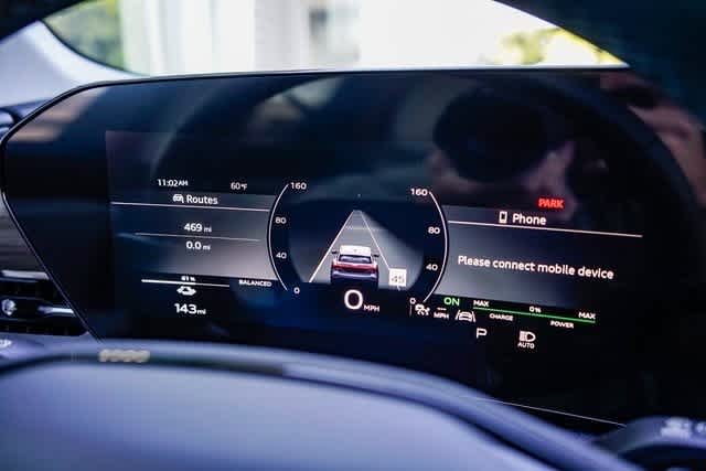 Thumbnail: 2025 Audi Q6 e-tron - 24