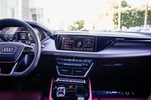 Thumbnail: 2024 Audi e-tron GT - 13