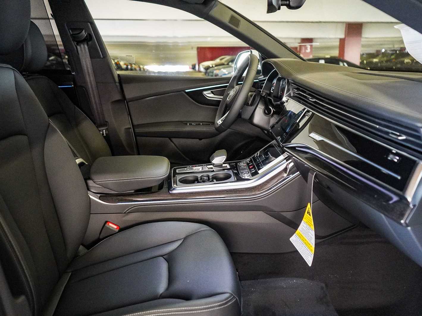 Thumbnail: 2026 Audi Q8 - 17