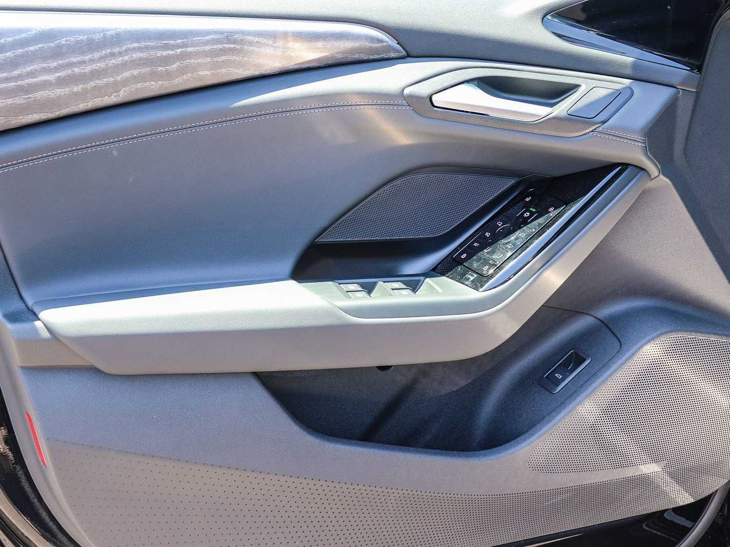 Thumbnail: 2025 Audi e-tron - 20
