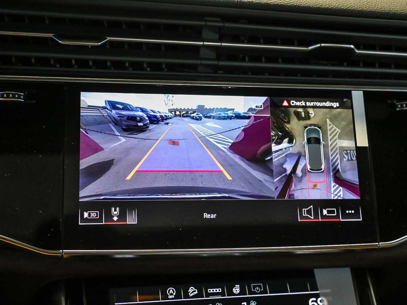 Thumbnail: 2026 Audi Q7 - 22