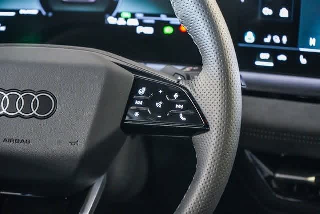 Thumbnail: 2025 Audi SQ6 e-tron - 21