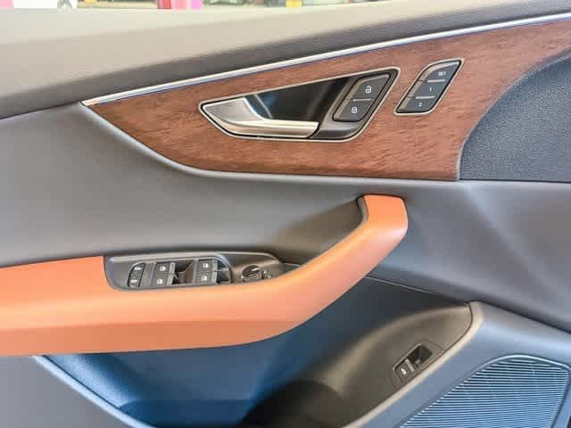 Thumbnail: 2026 Audi Q8 - 22