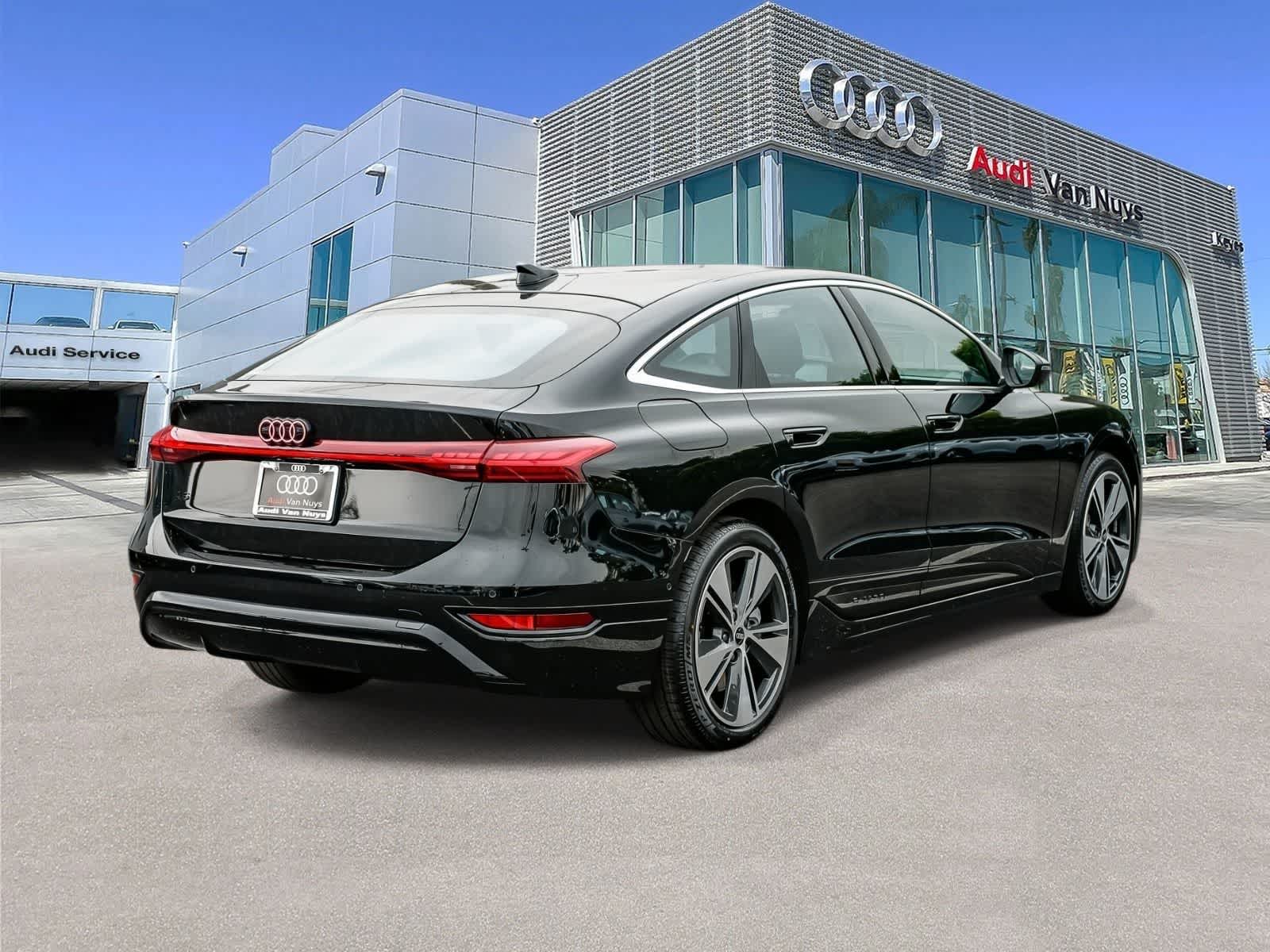 Thumbnail: 2025 Audi e-tron - 4