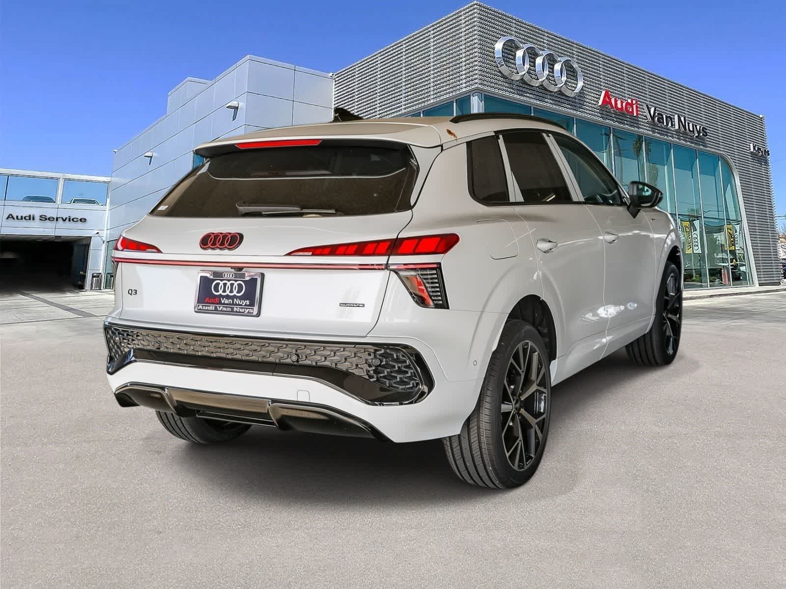 Thumbnail: 2026 Audi Q3 - 4