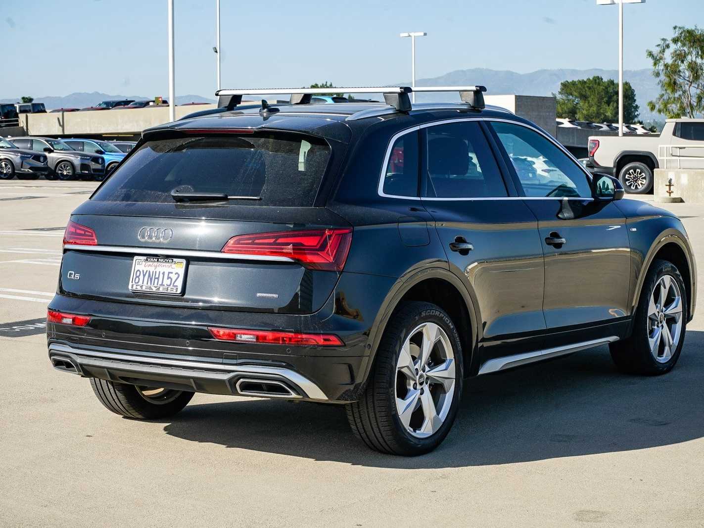 Thumbnail: 2022 Audi Q5 - 4