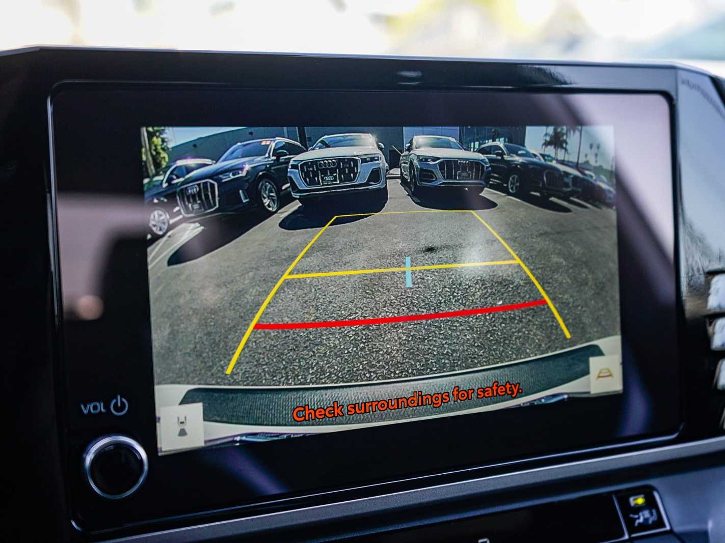 Thumbnail: 2025 Toyota Camry - 22