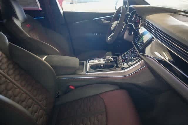 Thumbnail: 2025 Audi RS Q8 - 26