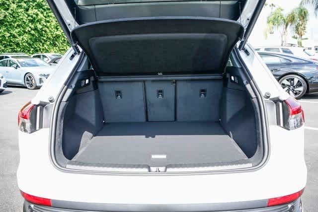 Thumbnail: 2026 Audi Q4 e-tron - 27