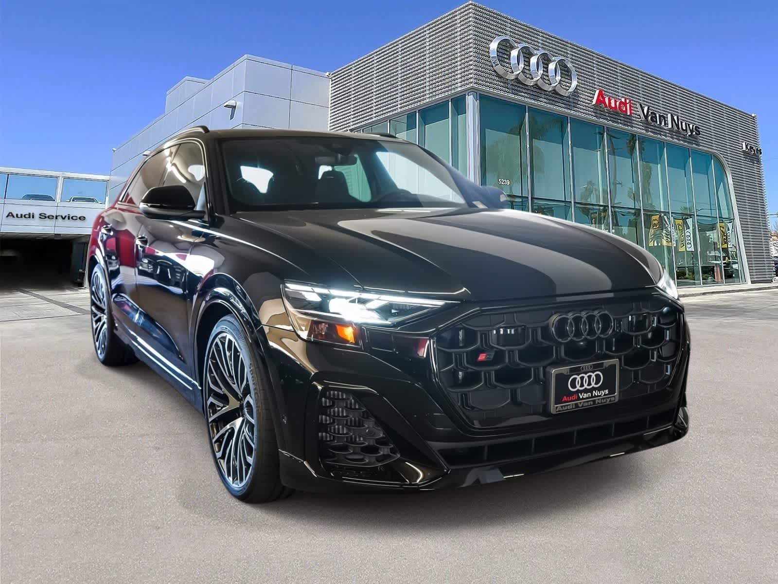 Thumbnail: 2026 Audi SQ8 - 3