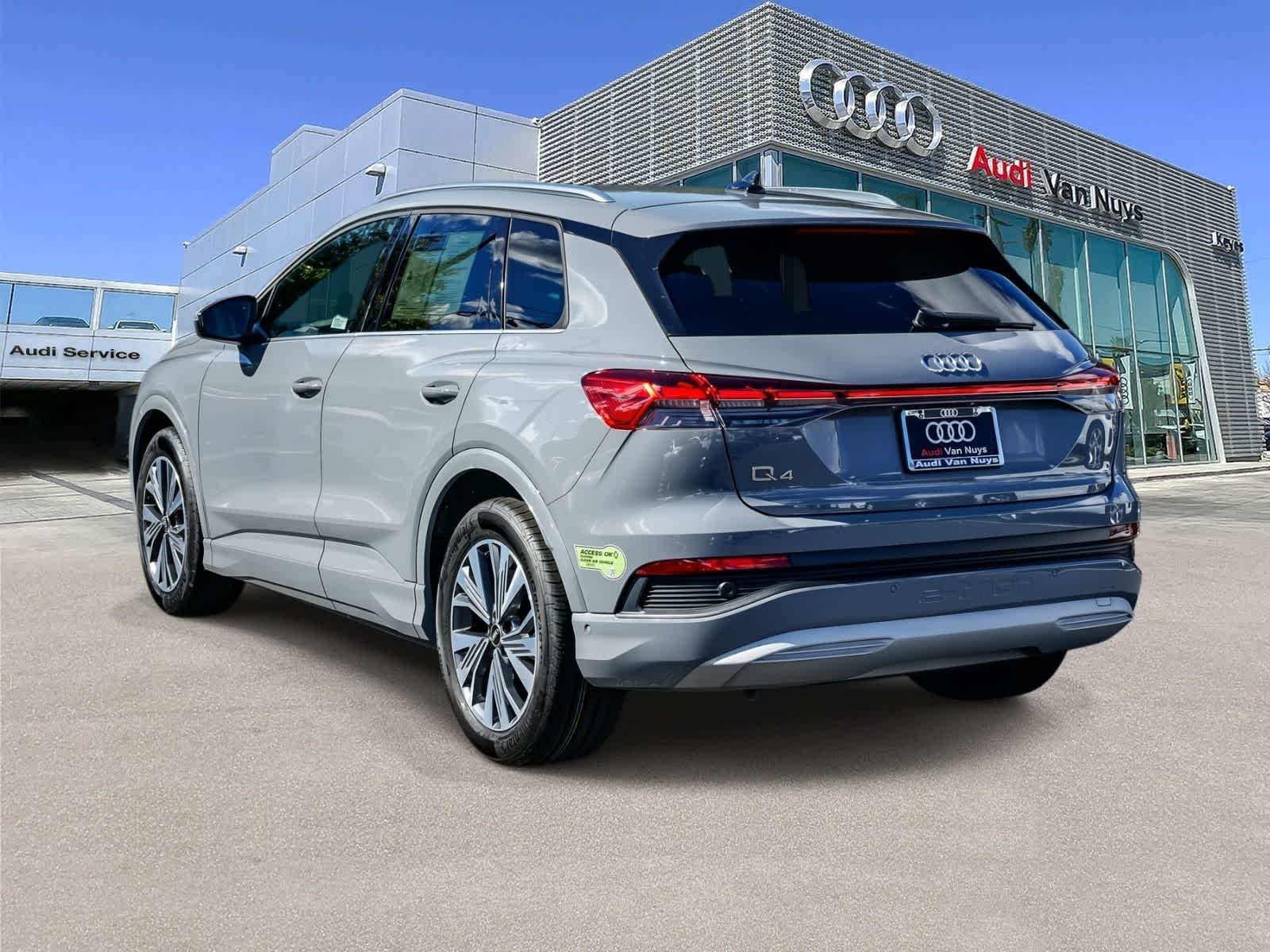 Thumbnail: 2023 Audi Q4 e-tron - 2