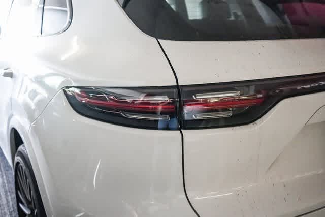 Thumbnail: 2023 Porsche Cayenne - 9