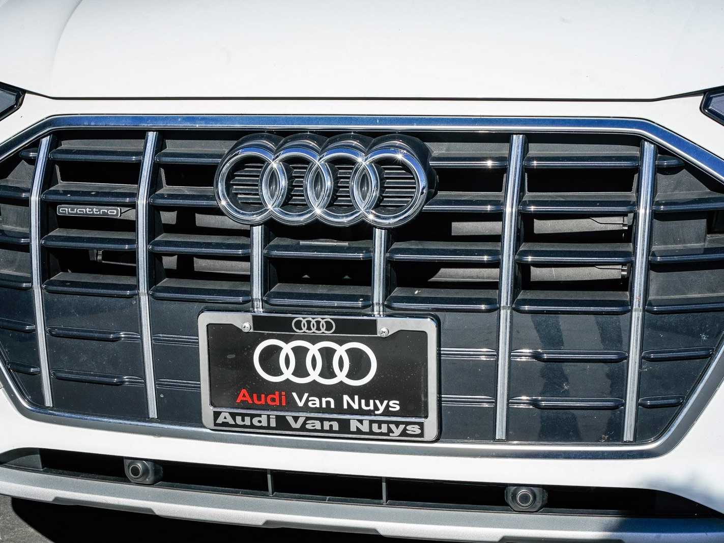 Thumbnail: 2023 Audi Q5 - 8