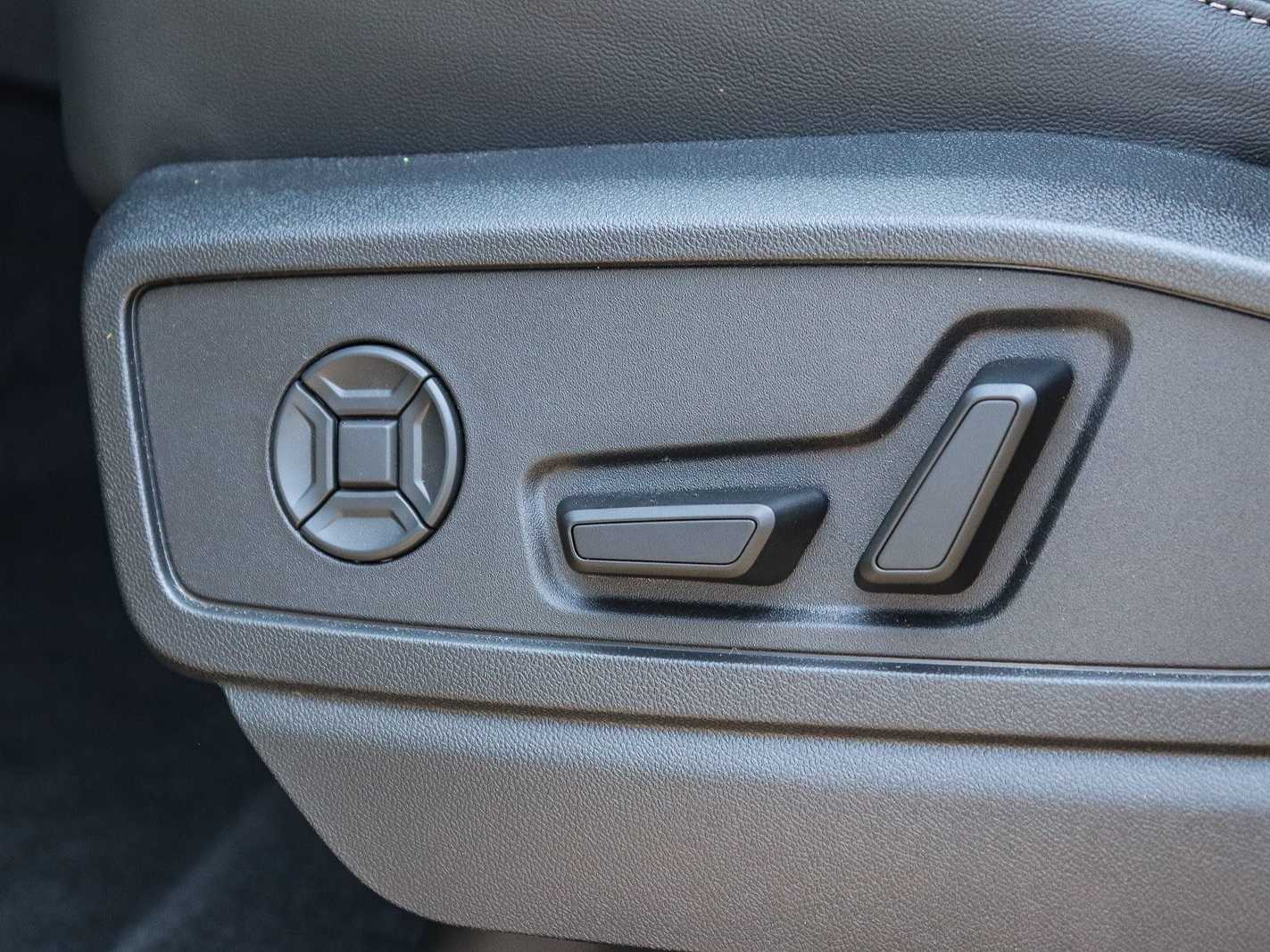 Thumbnail: 2026 Audi Q5 - 21