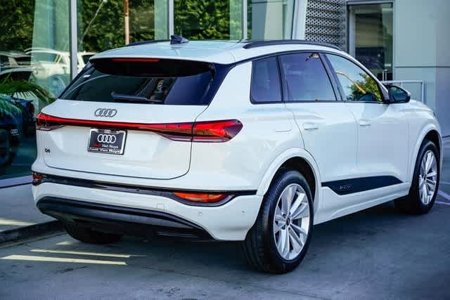 Thumbnail: 2025 Audi Q6 e-tron - 4