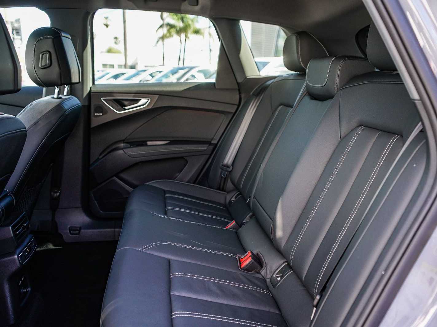 Thumbnail: 2023 Audi Q4 e-tron - 18