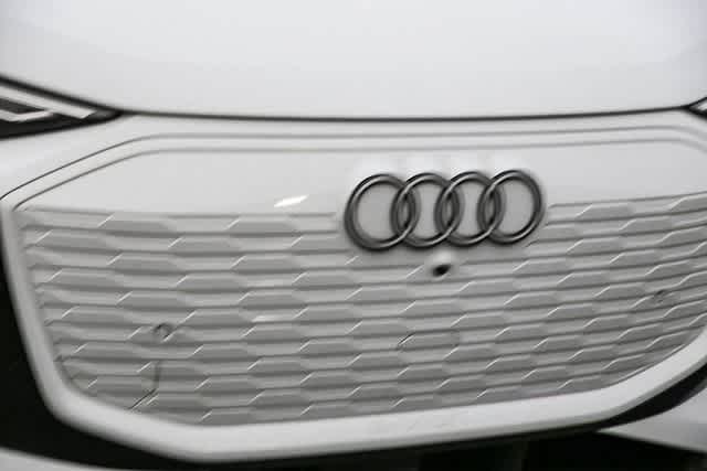 Thumbnail: 2025 Audi Q6 e-tron - 5