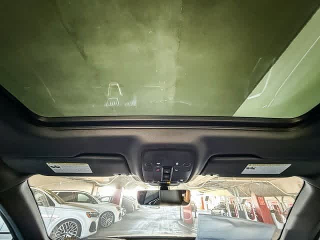 Thumbnail: 2025 Audi Q3 - 16