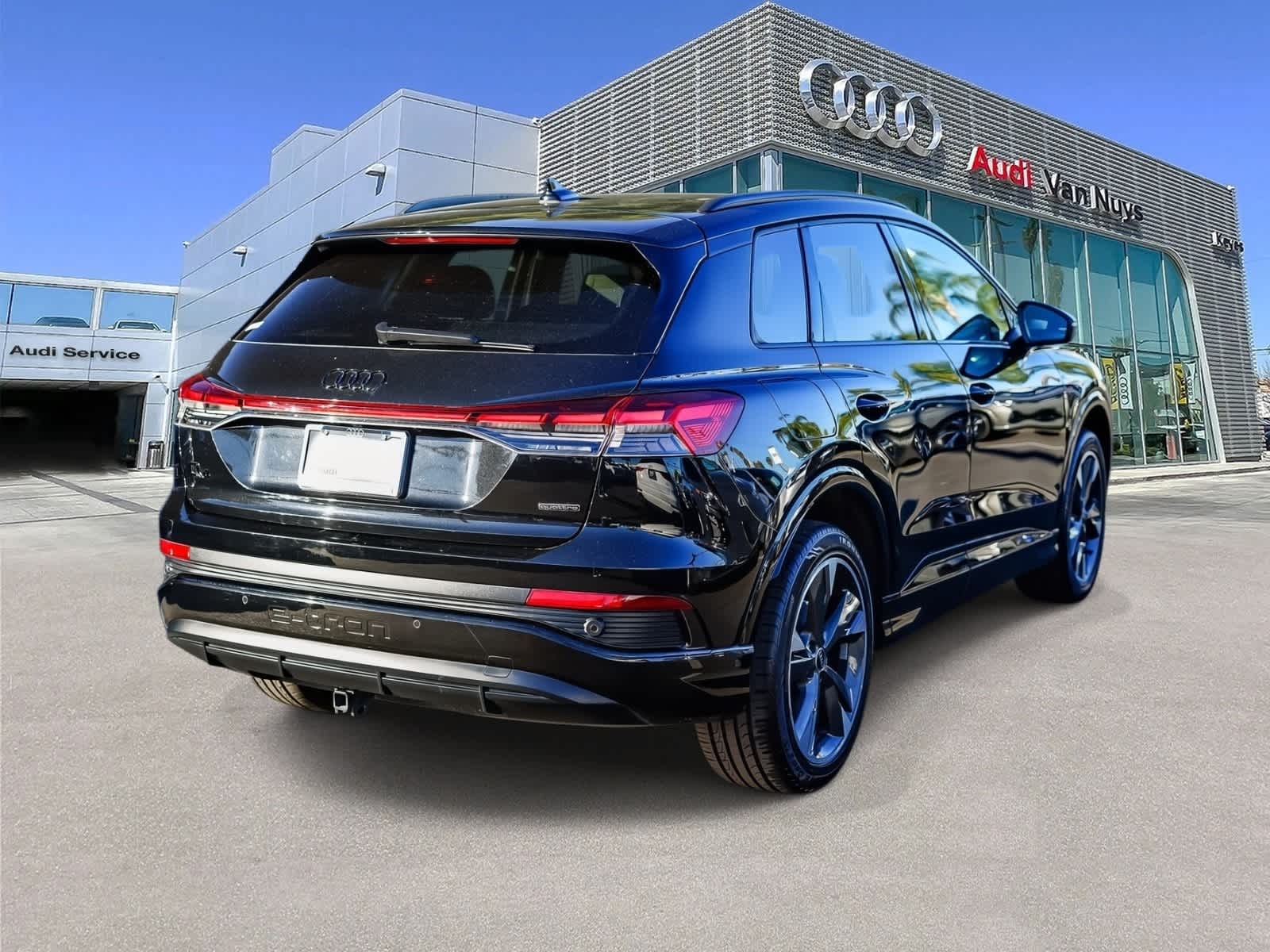 Thumbnail: 2024 Audi Q4 e-tron - 4