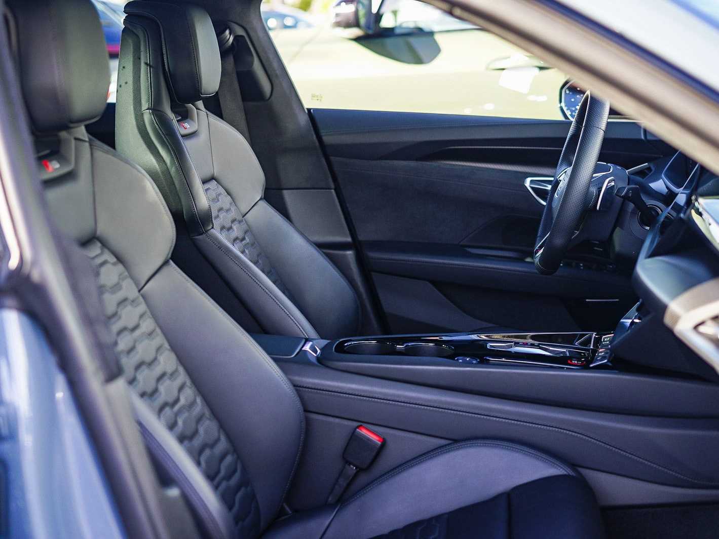 Thumbnail: 2024 Audi RS e-tron GT - 20