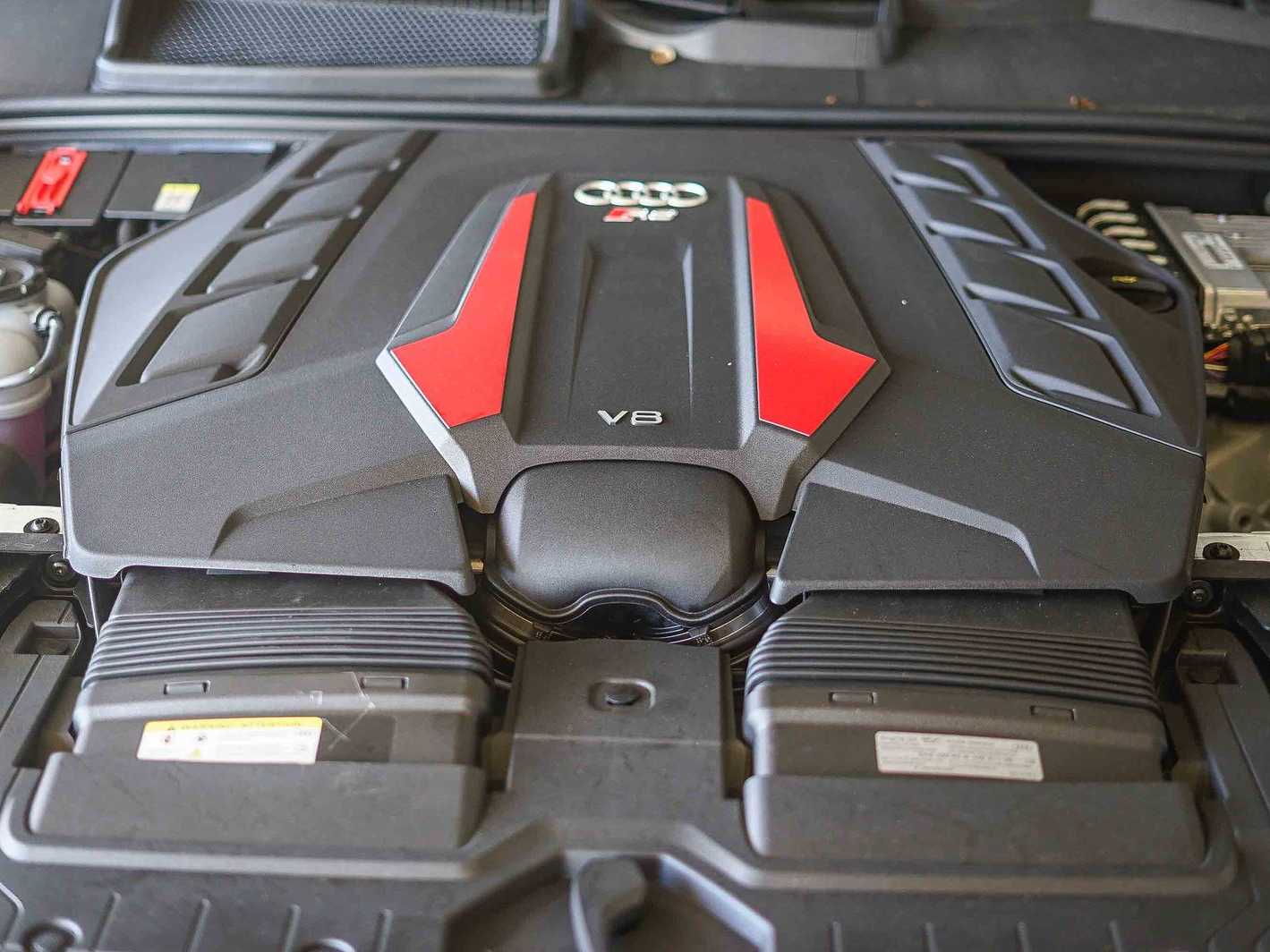 Thumbnail: 2025 Audi RS Q8 - 28