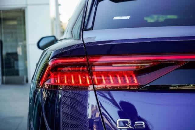 Thumbnail: 2022 Audi Q8 - 9