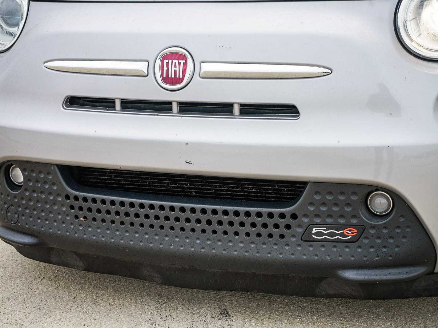 Thumbnail: 2018 Fiat 500e - 8
